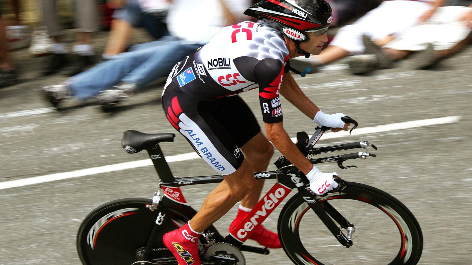 技术型中场角色正逐步替代传统“铁腰”